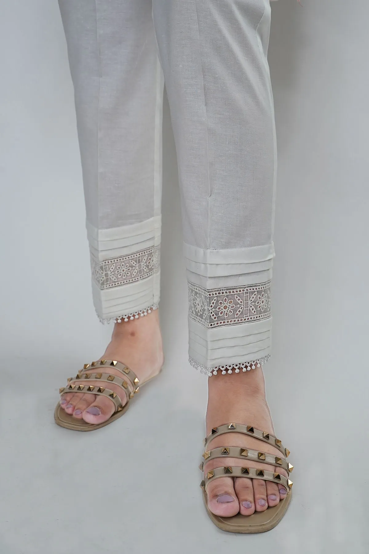 3368-WHITE EMBROIDERED TROUSER STITCHED