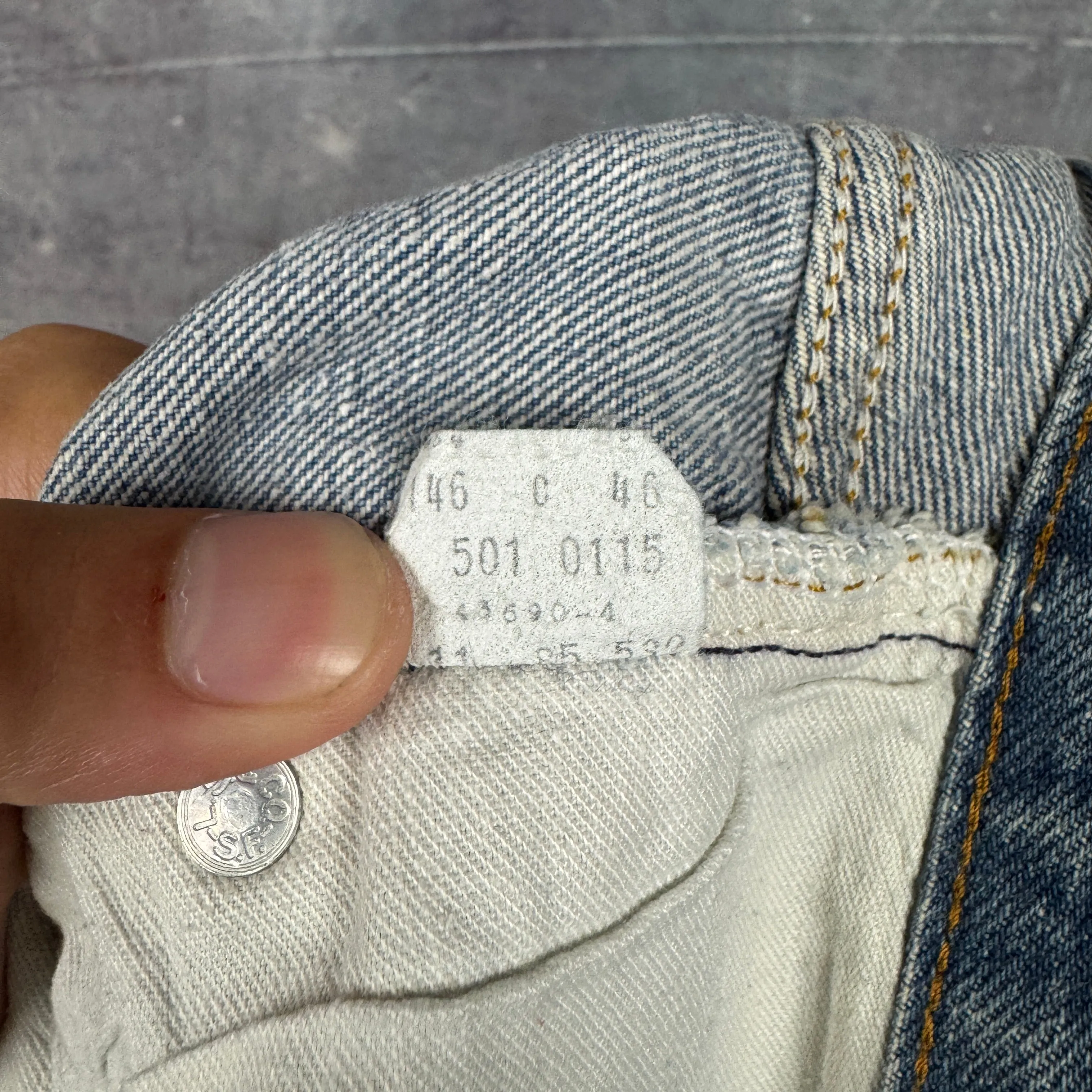80s Light Wash Levi's 501 Denim Jeans 31x33 0641