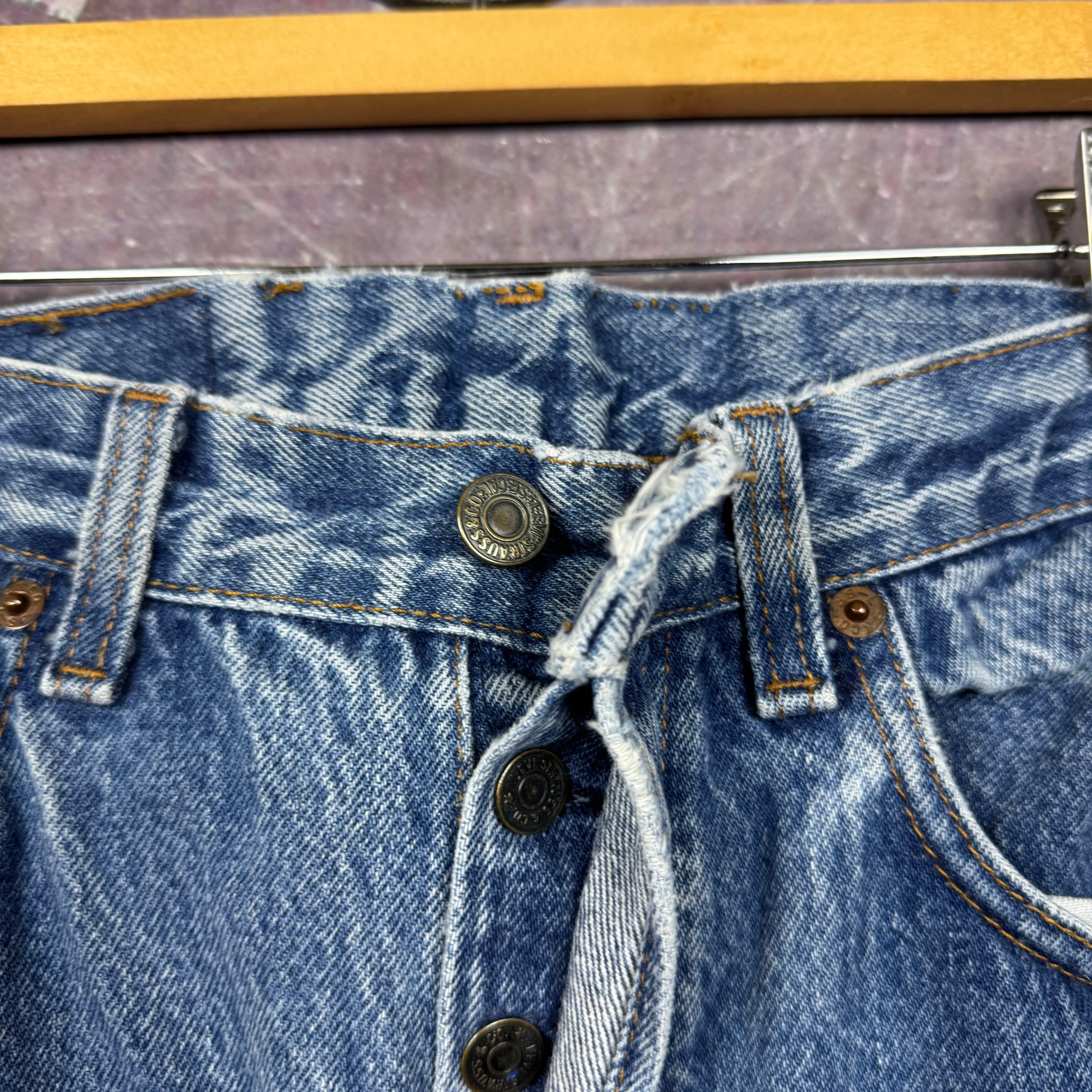80s Light Wash Levi's 501 XX Denim Jeans 32x32.5 2232