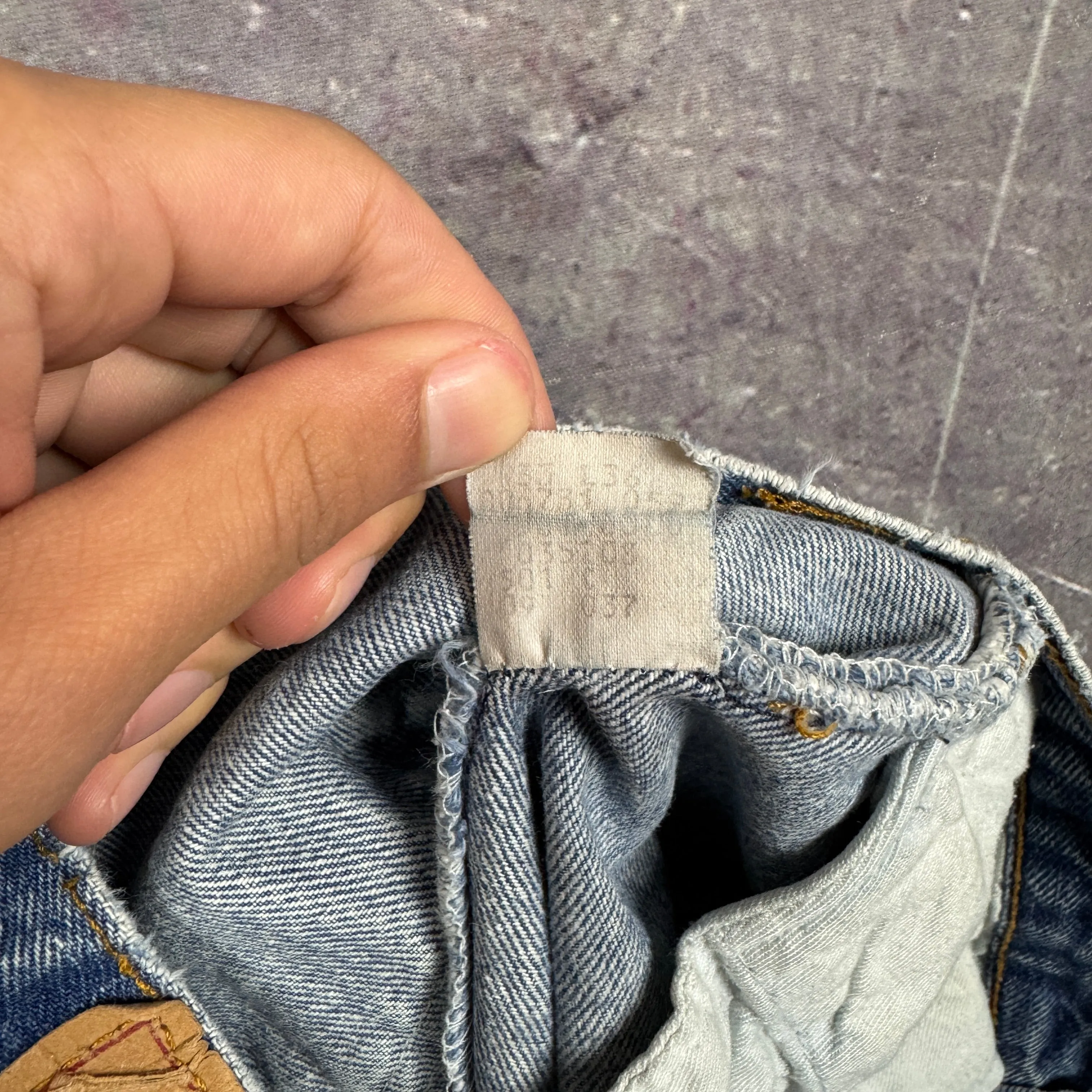 80s Light Wash Levi's 501 XX Denim Jeans 32x32.5 2232