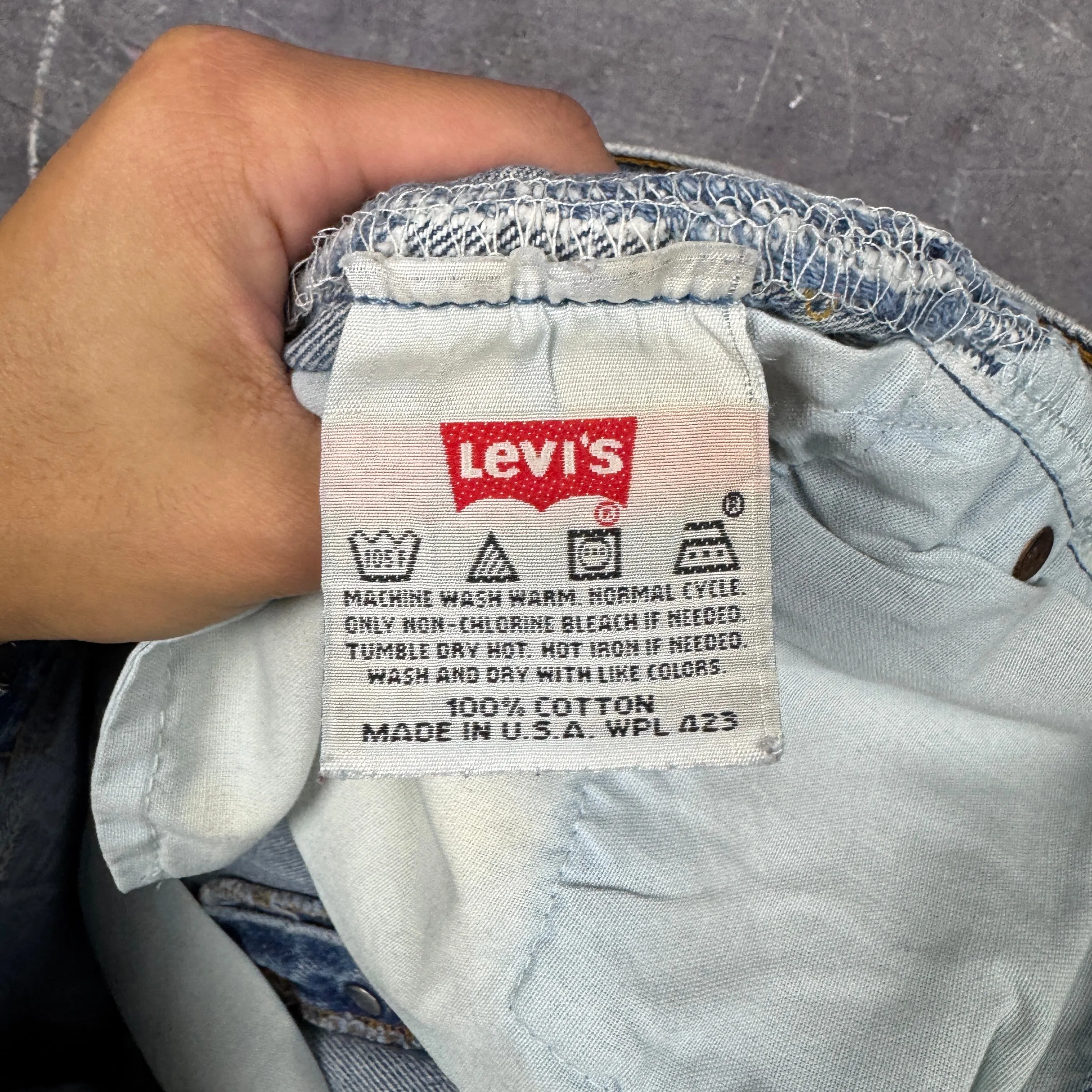 90s Light Wash Levi's 501 Denim Jeans 33x31 0799