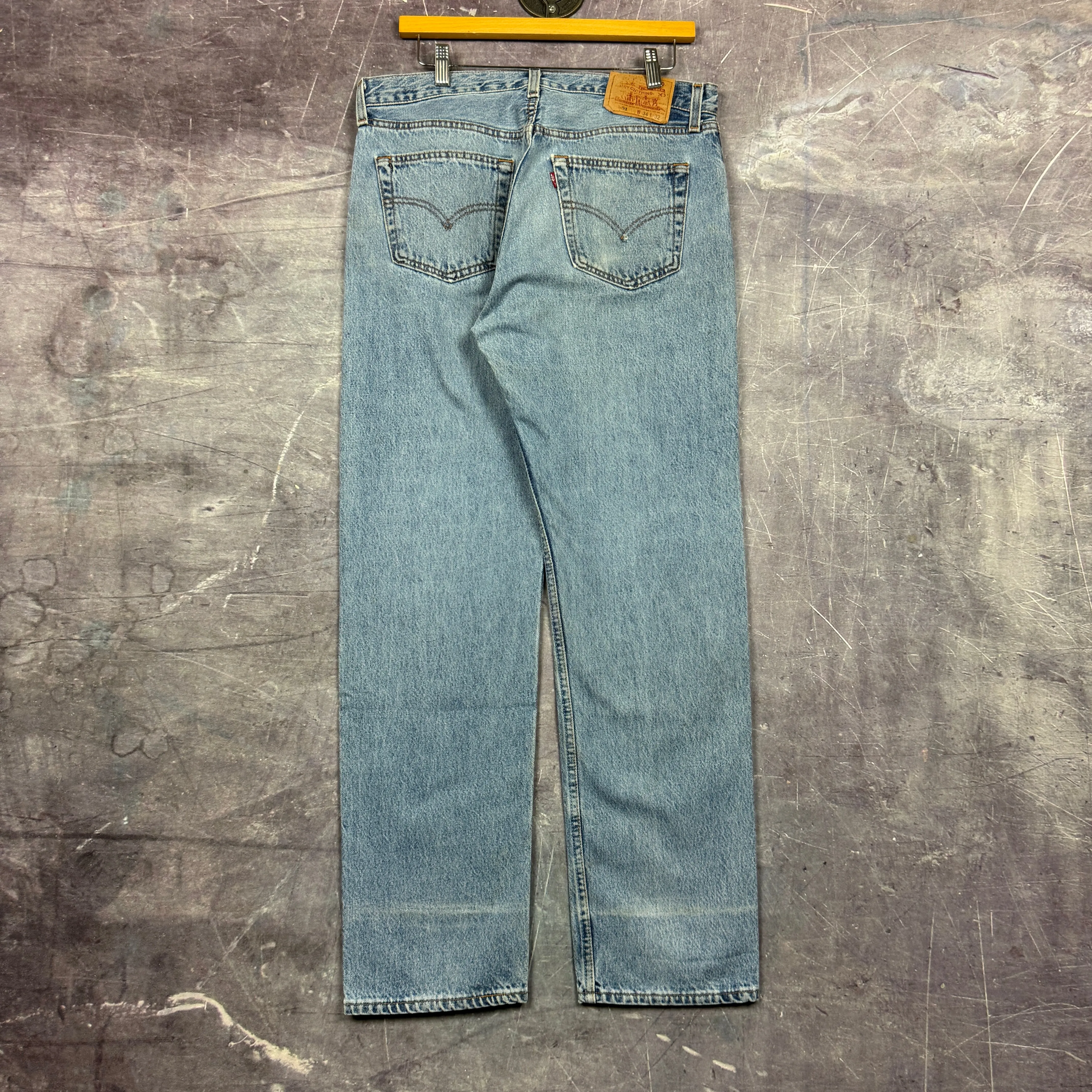 90s Light Wash Levi's 501 Denim Jeans 33x31 0799