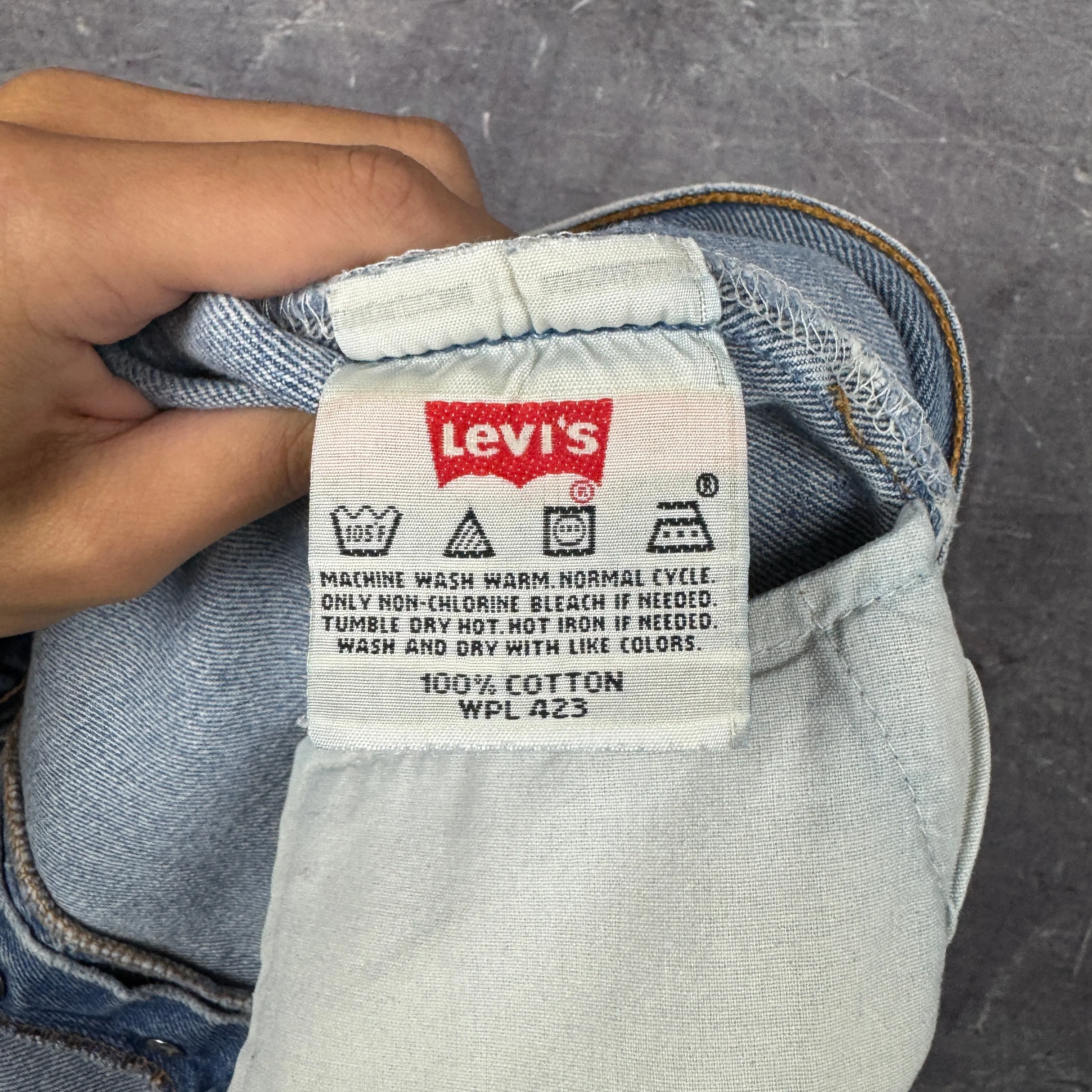 90s Light Wash Levi's 501 Denim Jeans 33x35 0702