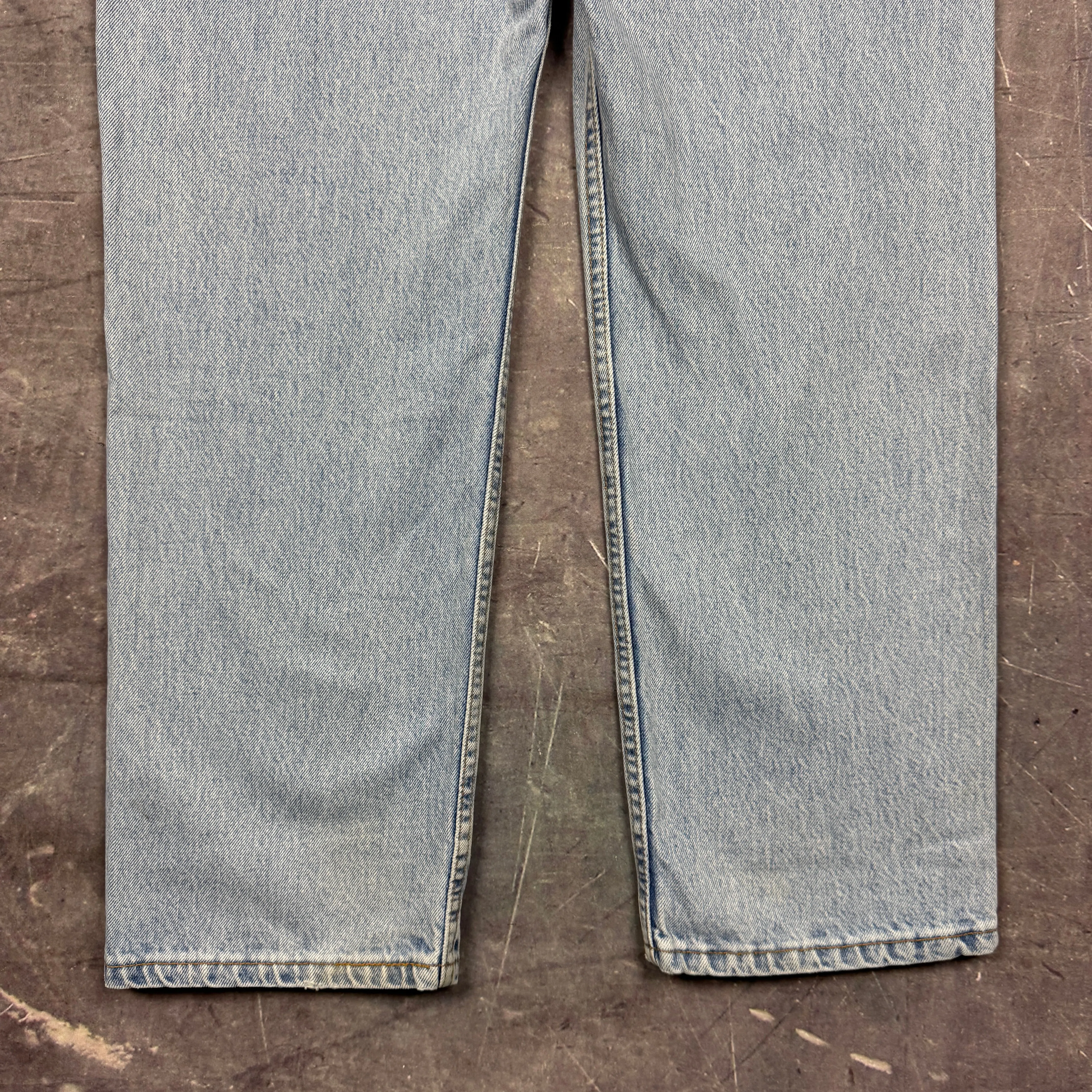 90s Light Wash Levi's 505 Denim Jeans 35x29 0734