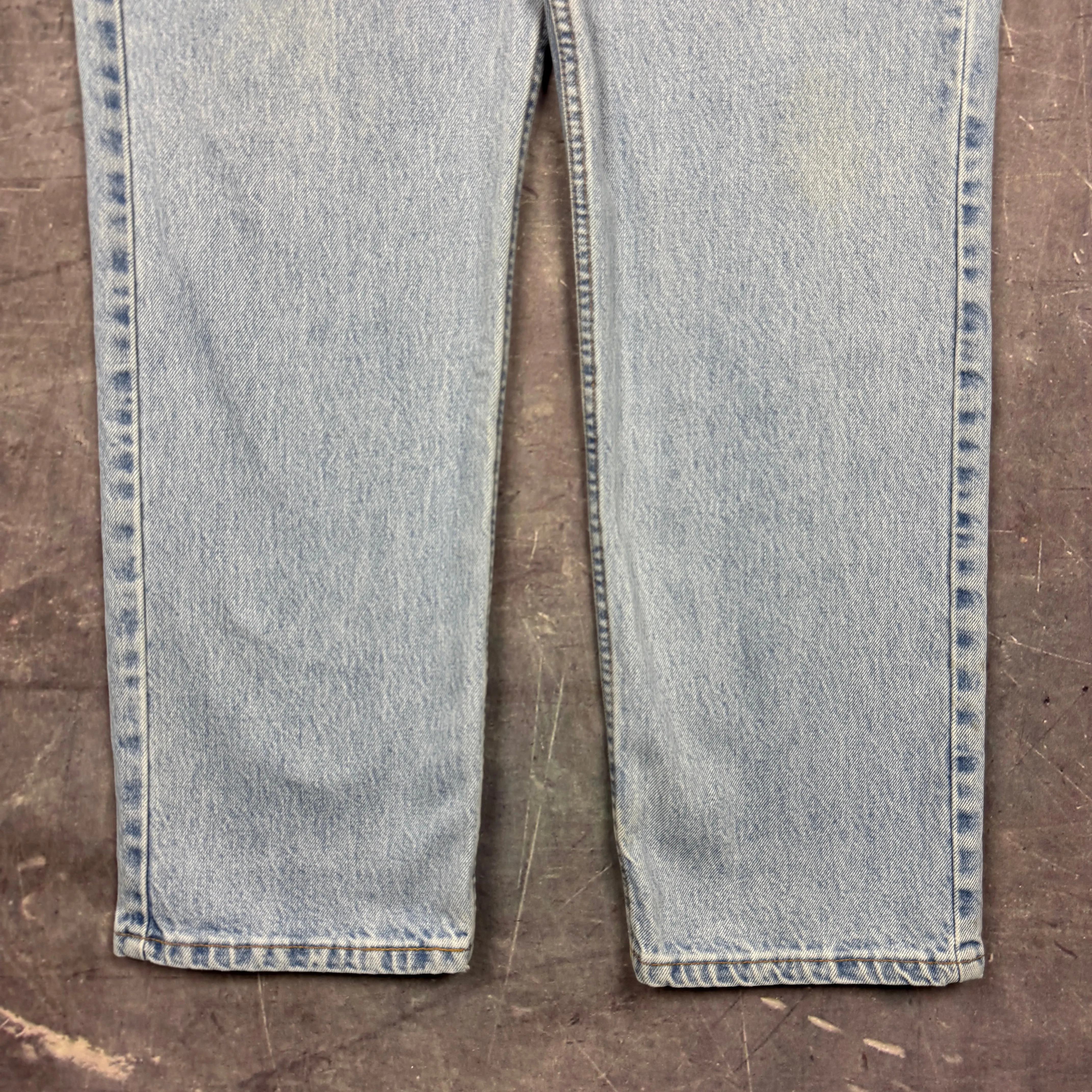 90s Light Wash Levi's 505 Denim Jeans 35x29 0734