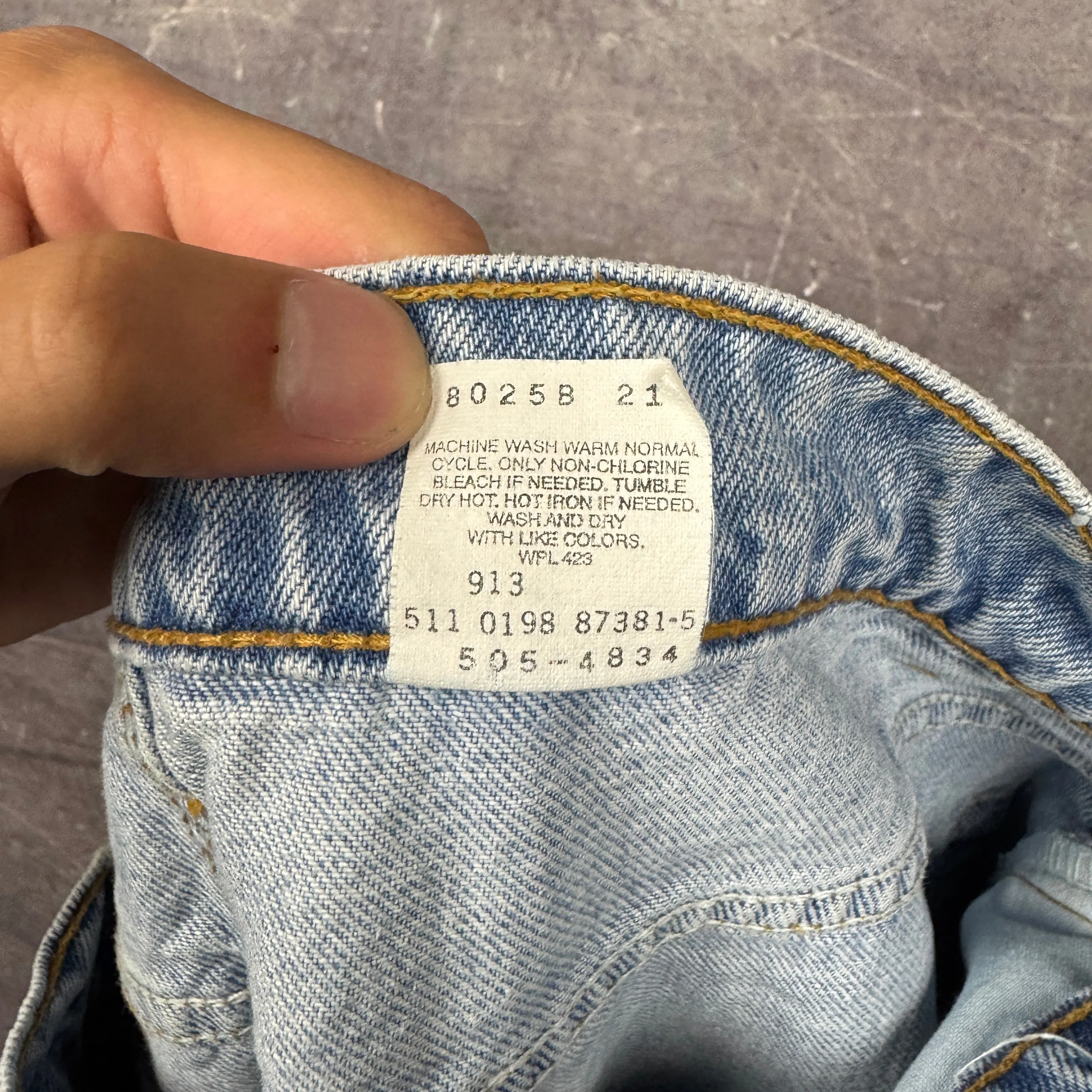 90s Light Wash Levi's 505 Denim Jeans 35x29 0734