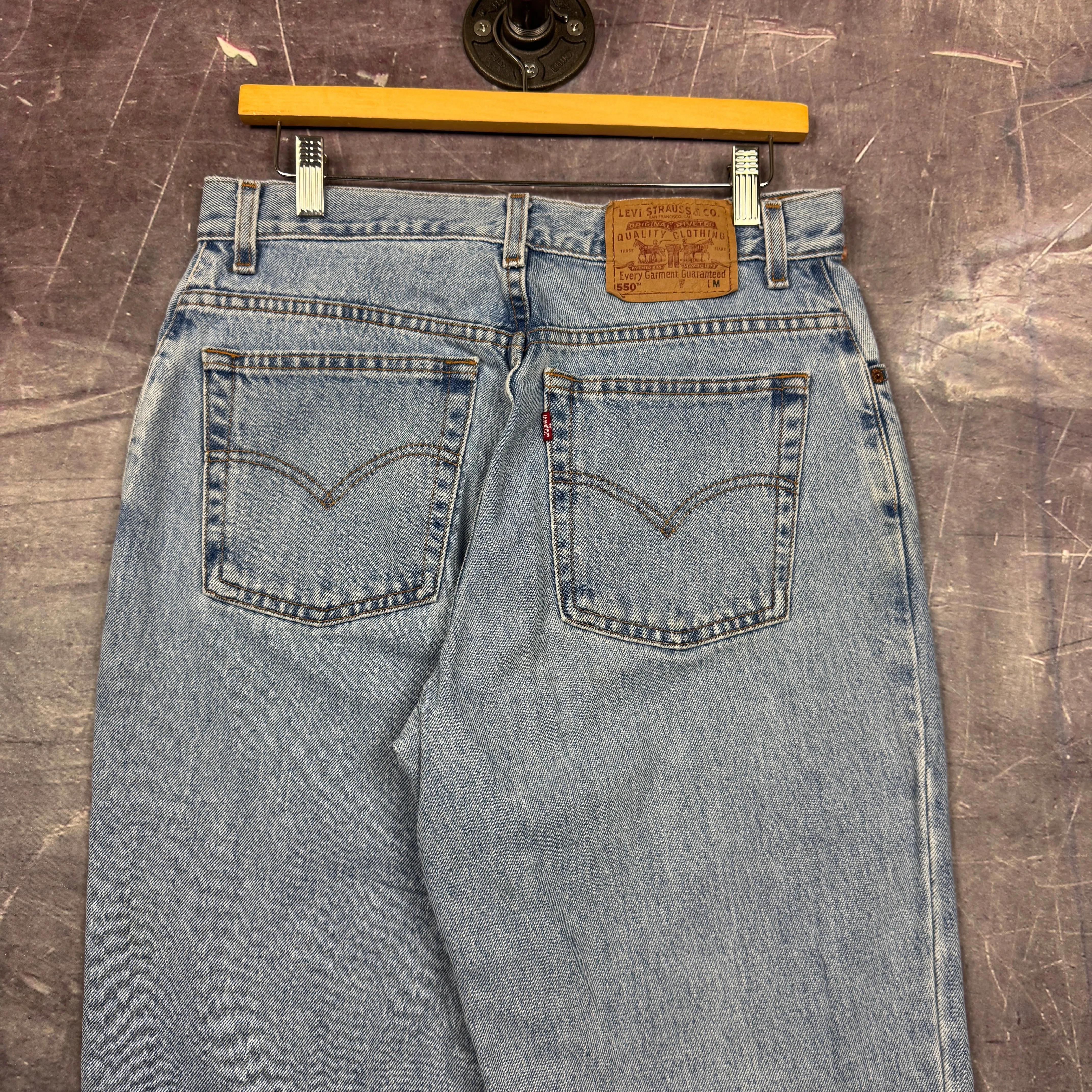 90s Light Wash Levi's 550 Denim Jeans 30x30 2074