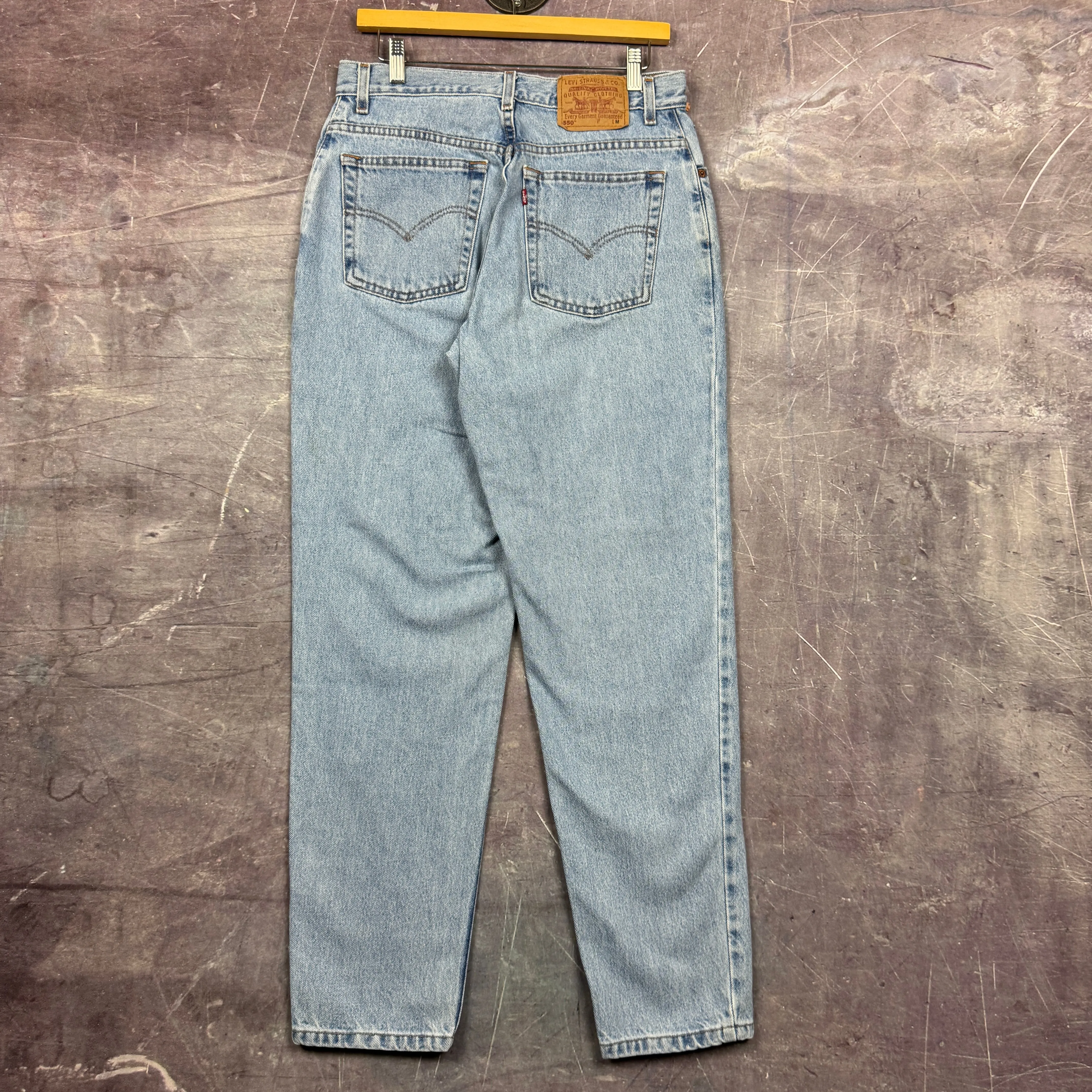 90s Light Wash Levi's 550 Denim Jeans 30x30 2074