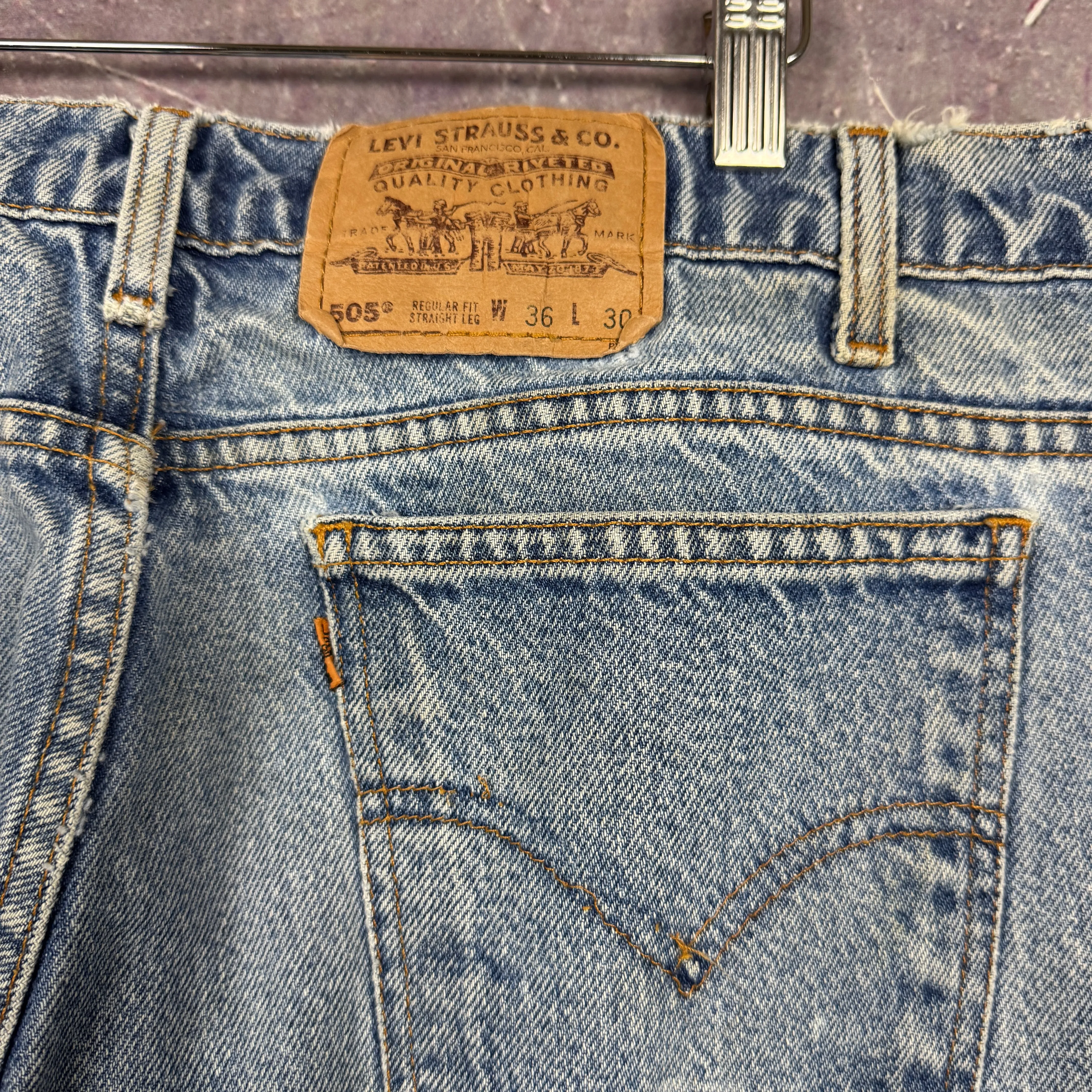 90s Light Wash Orange Tab Levi's 505 Denim Jeans 34x29 0650