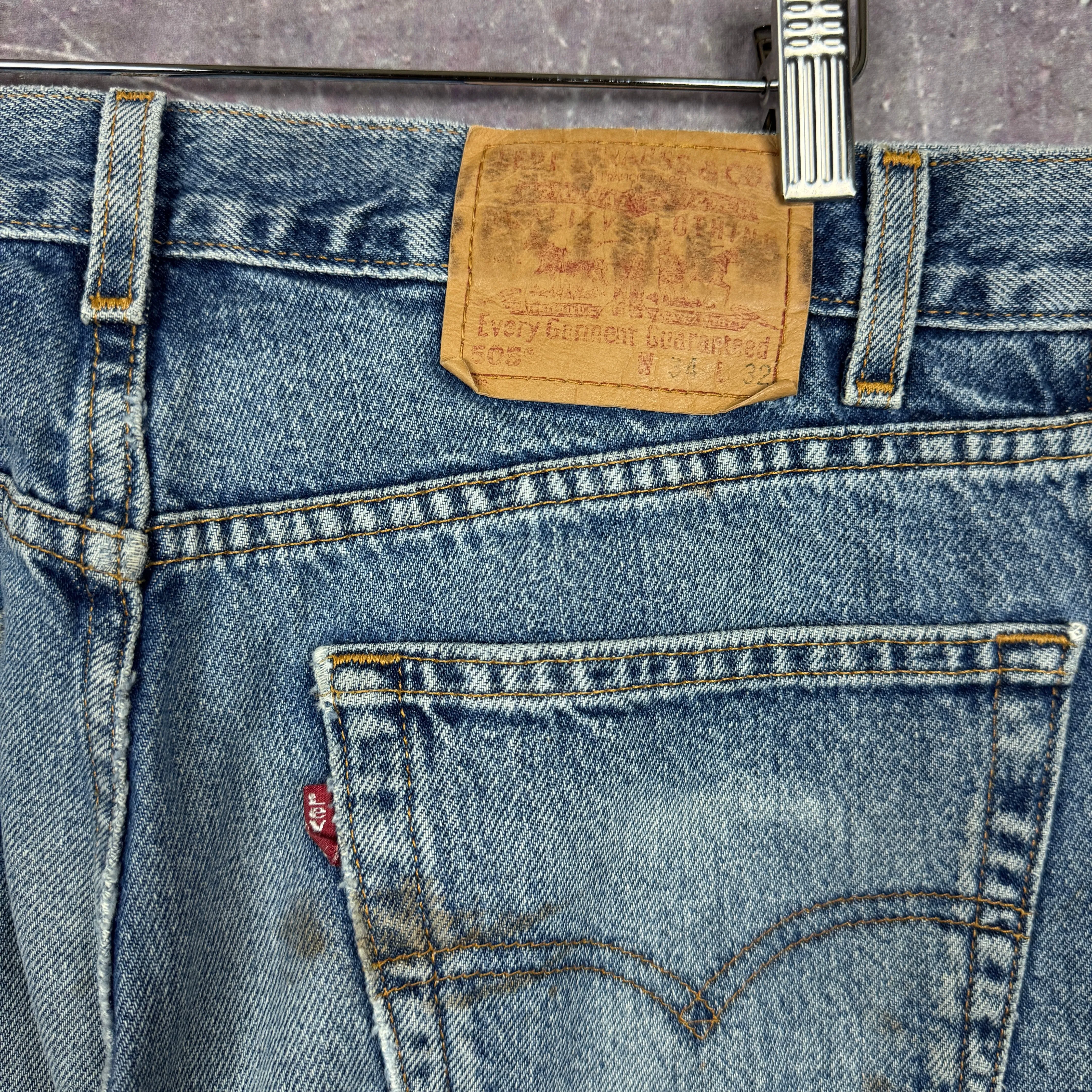 90s Medium Wash Distressed Levi's 505 Denim Jeans 33x32.5 0731