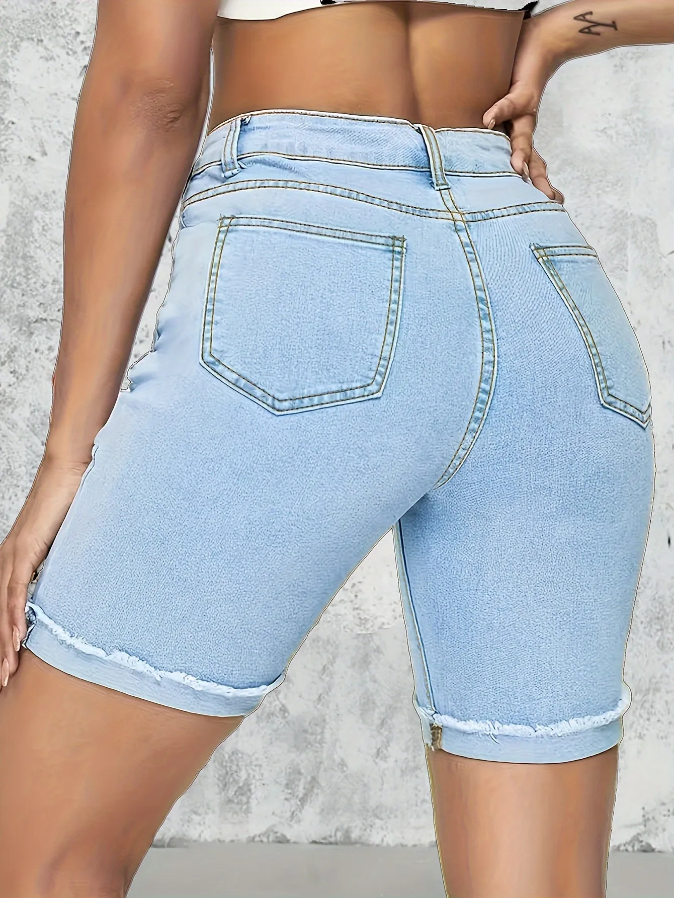 High Stretch Rolled Hem Denim Shorts - Curve-Enhancing, Slash Pockets, Comfort-Fit Ideal for Casual Daily Wear