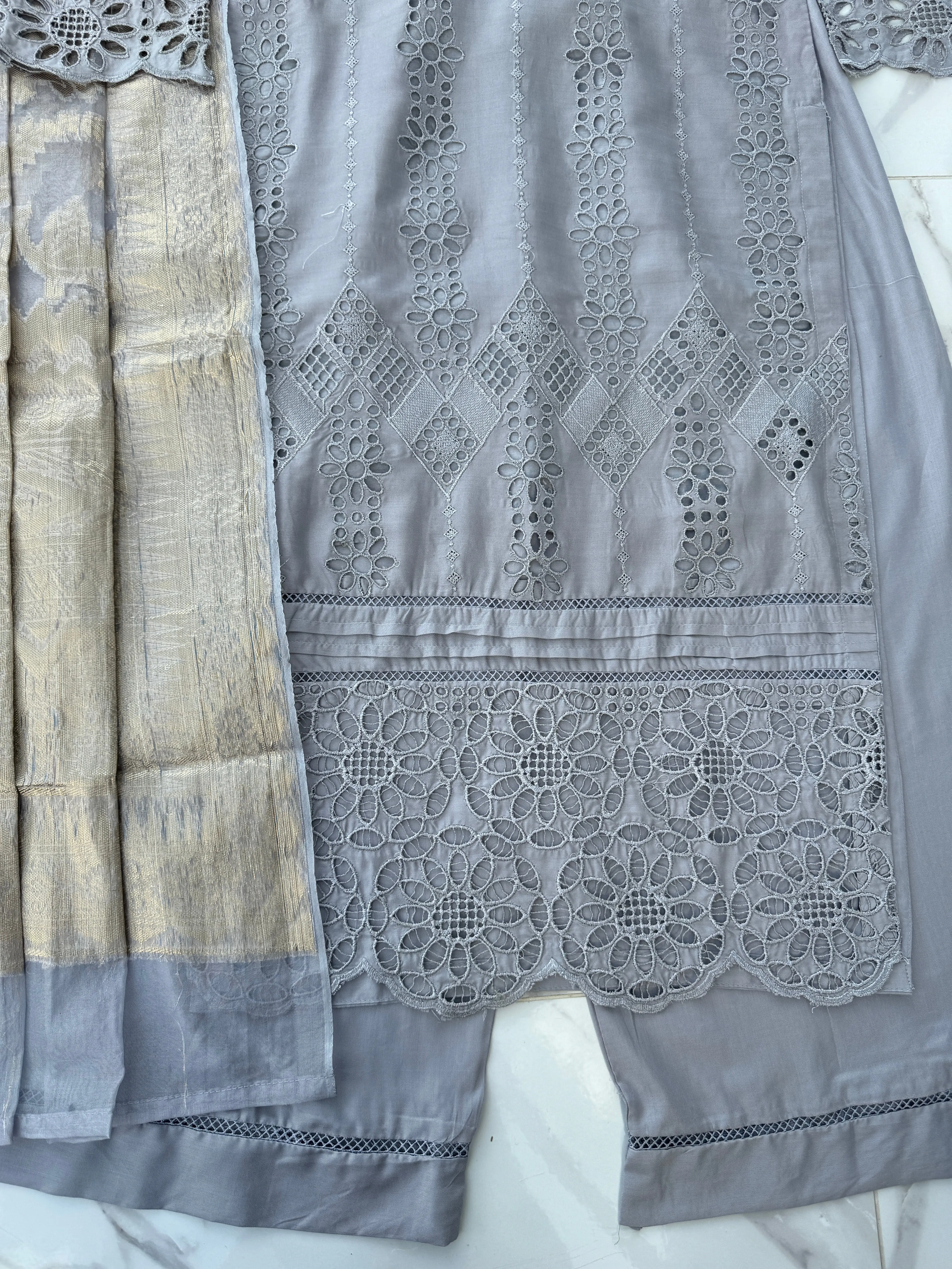 IVY CHIKAN KARI GREY