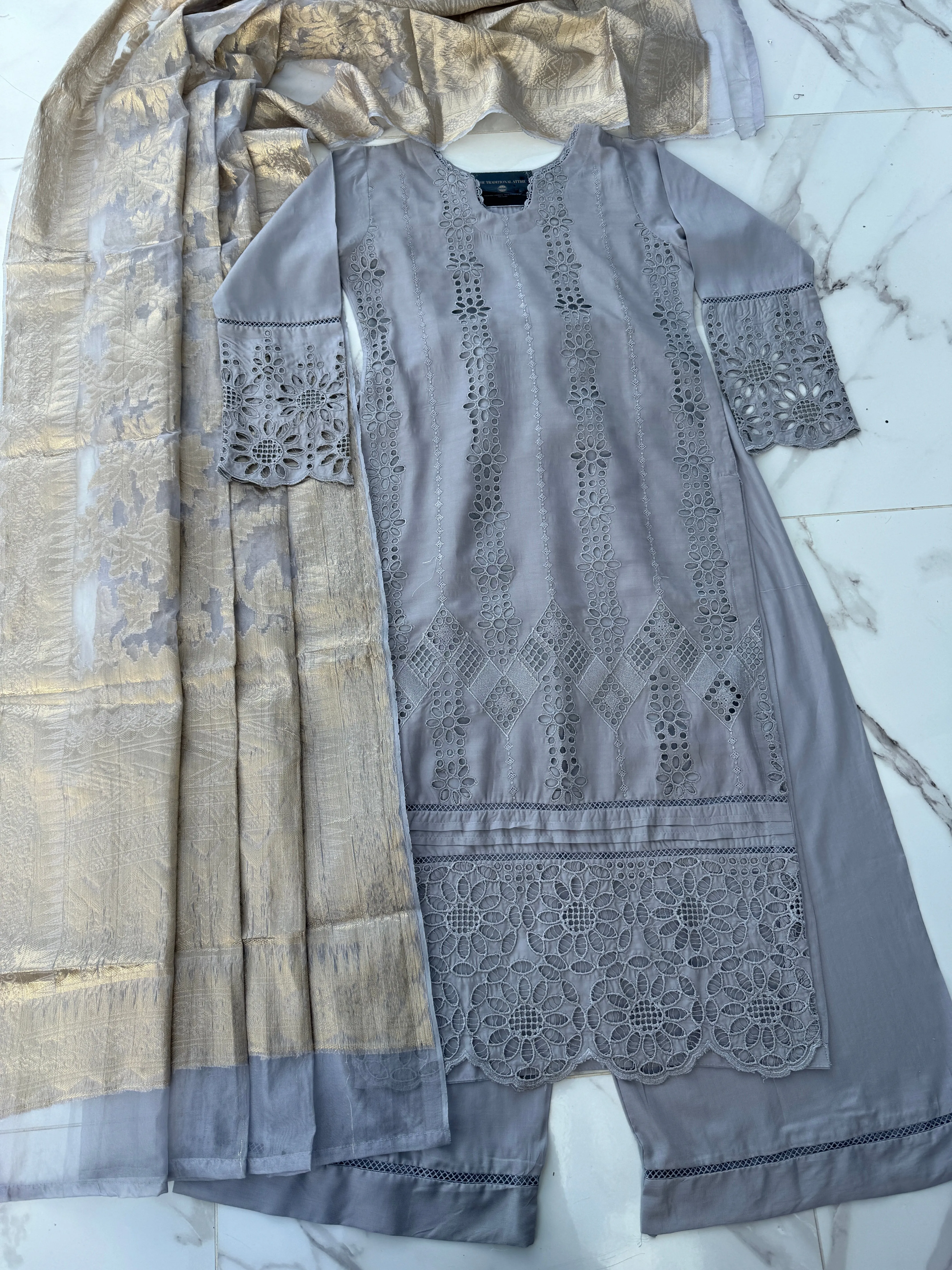 IVY CHIKAN KARI GREY