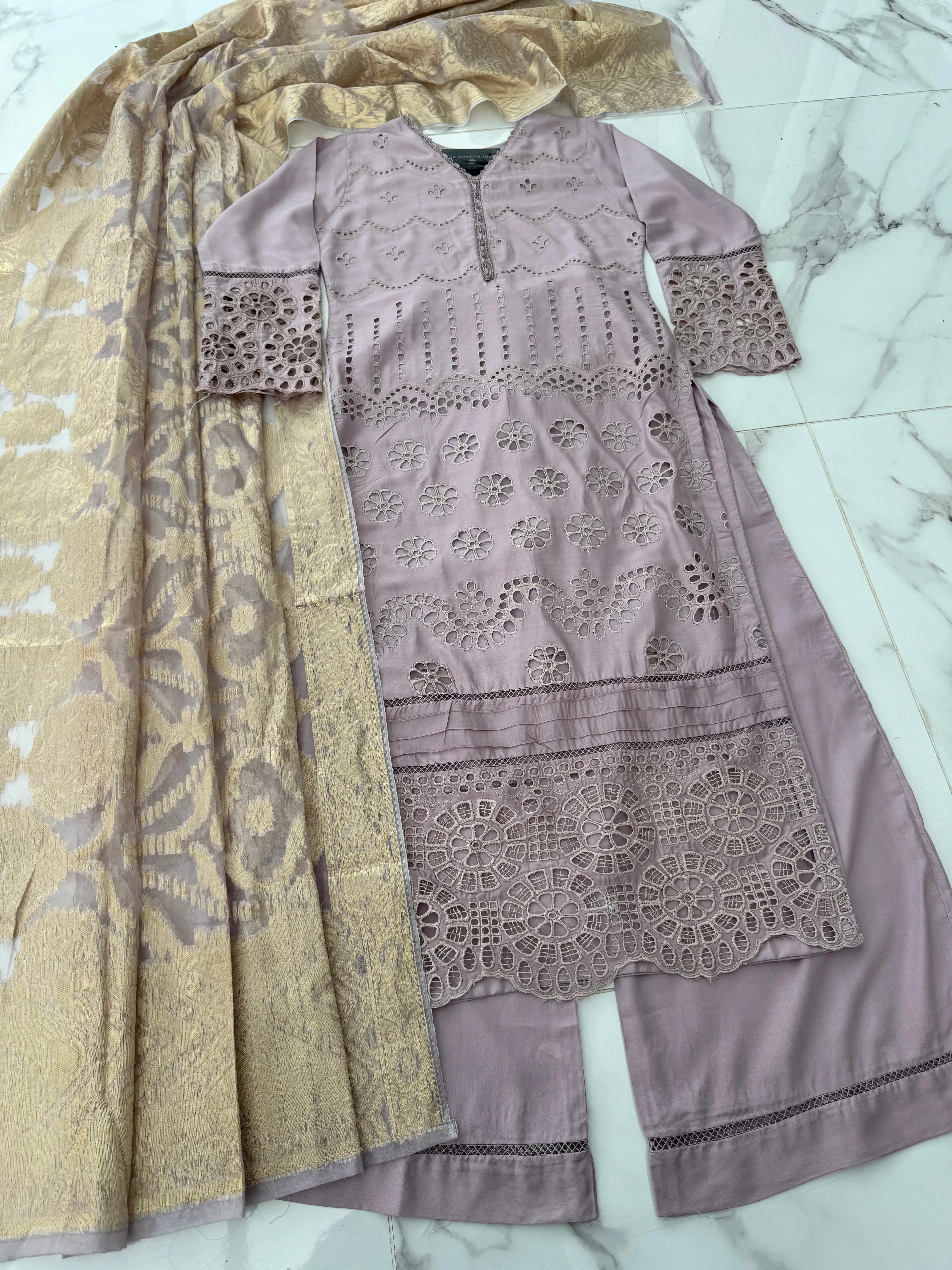 IVY CHIKAN KARI
