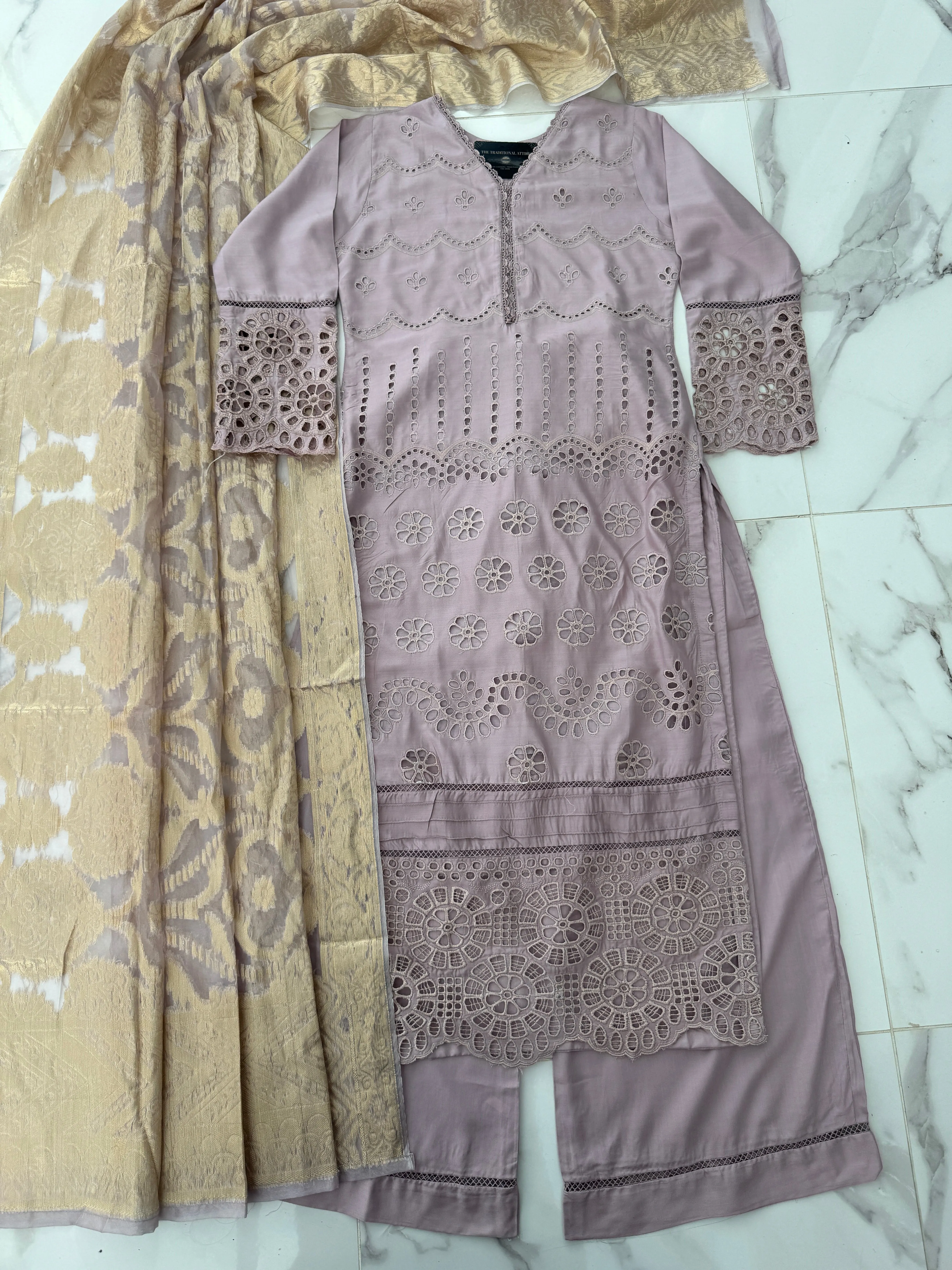 IVY CHIKAN KARI