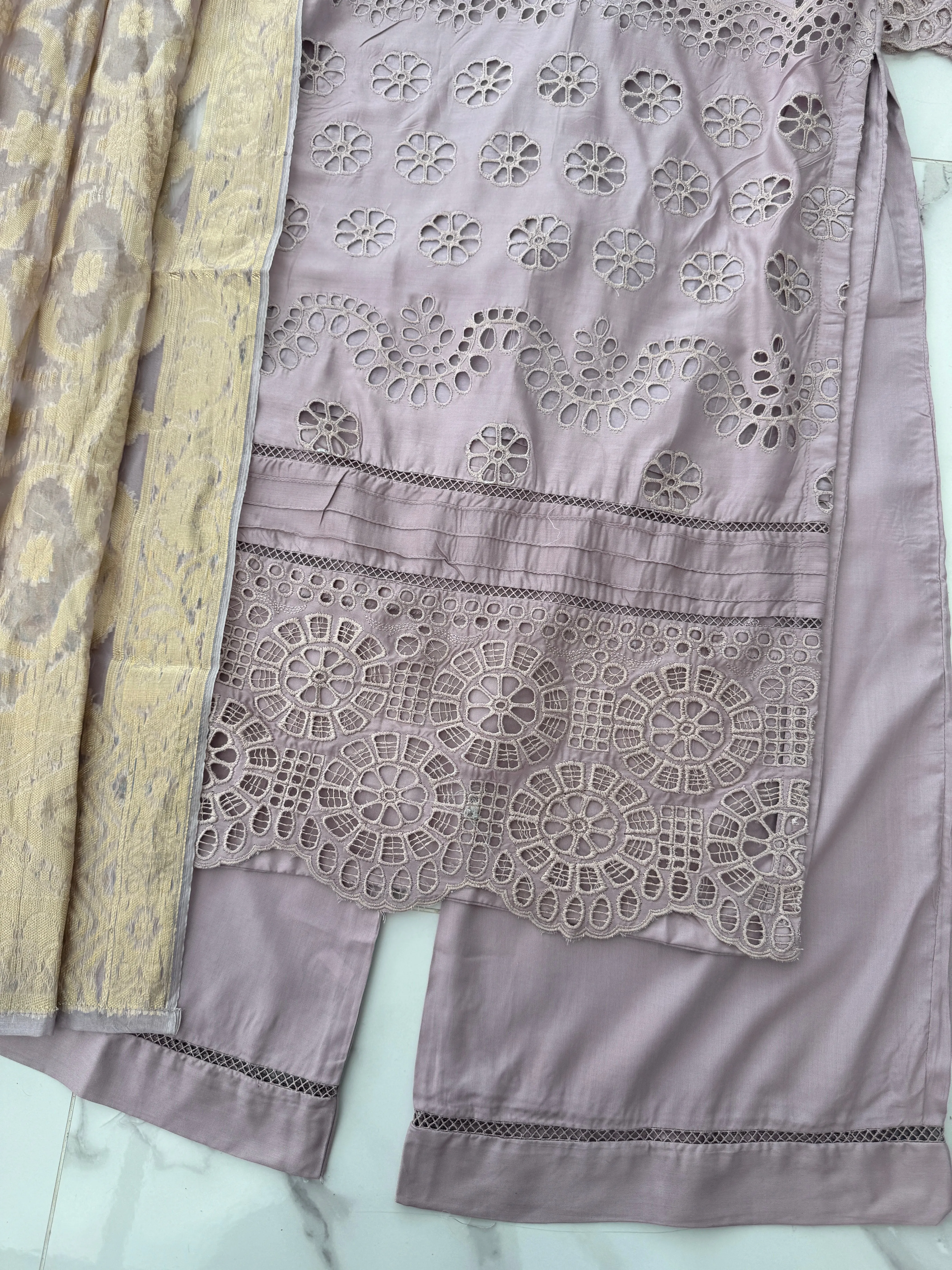 IVY CHIKAN KARI