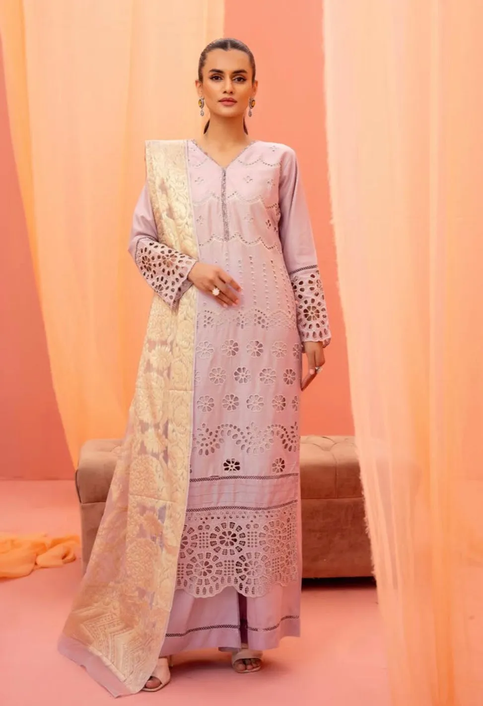 IVY CHIKAN KARI